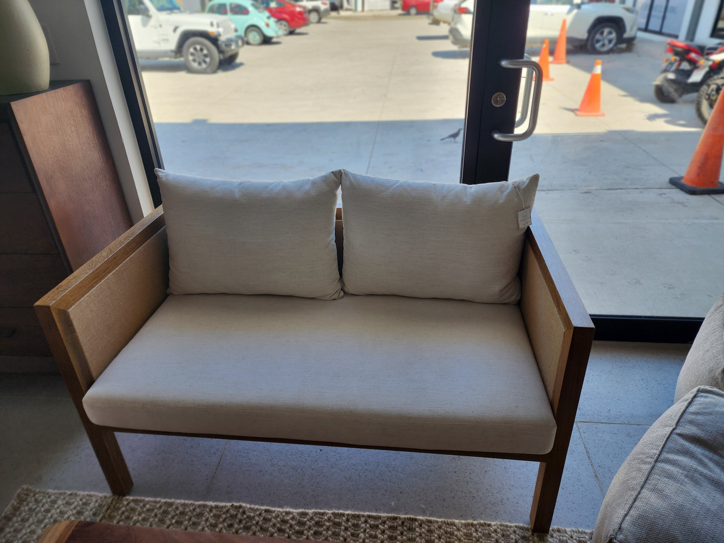 Ainara Love Seat
