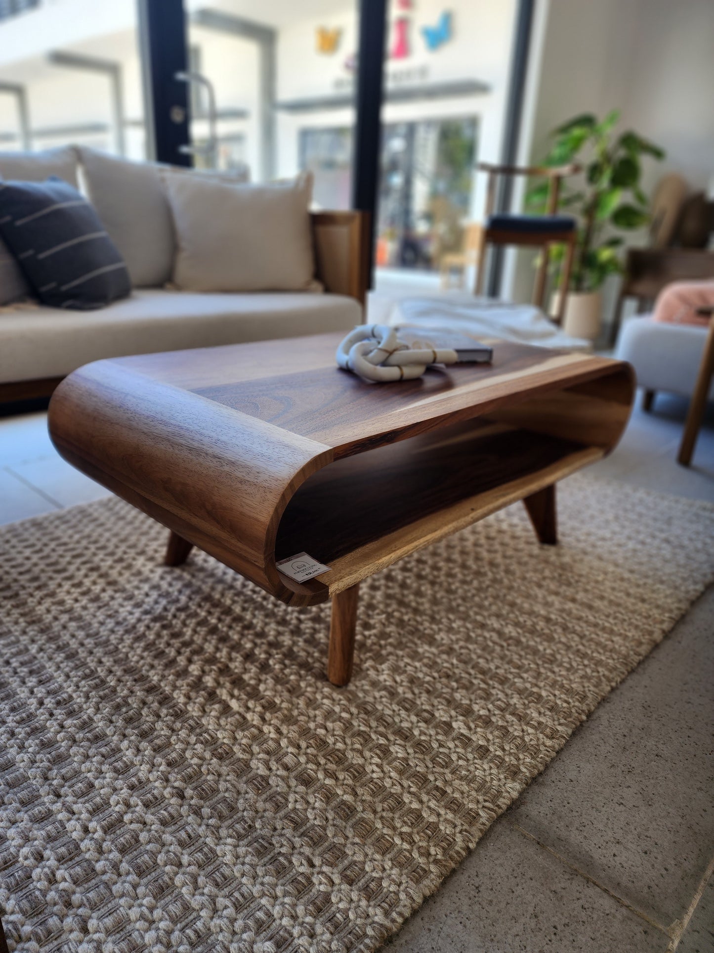 Mesa Capsula Parota